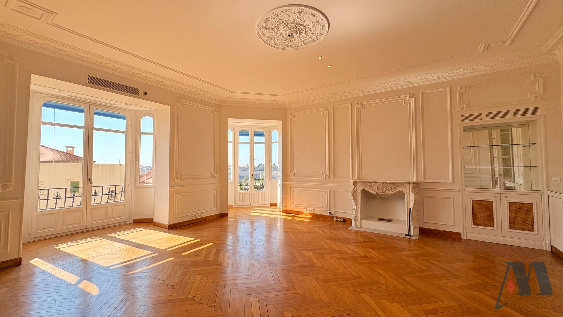 SUPERBE BOURGEOIS - MONEGHETTI - 4/5 PIECES - 4 / 16