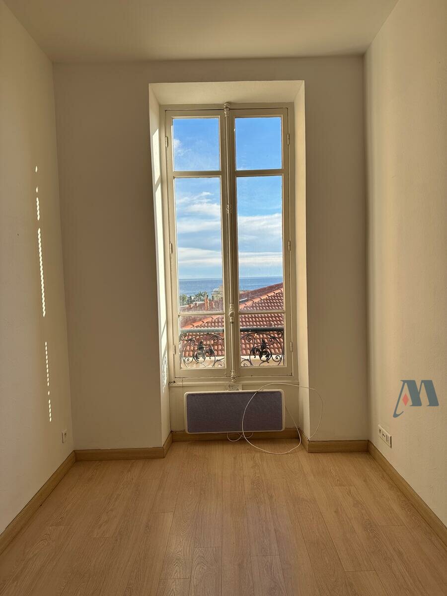 APPARTEMENT 3 PIECES - CONDAMINE - 6 / 8