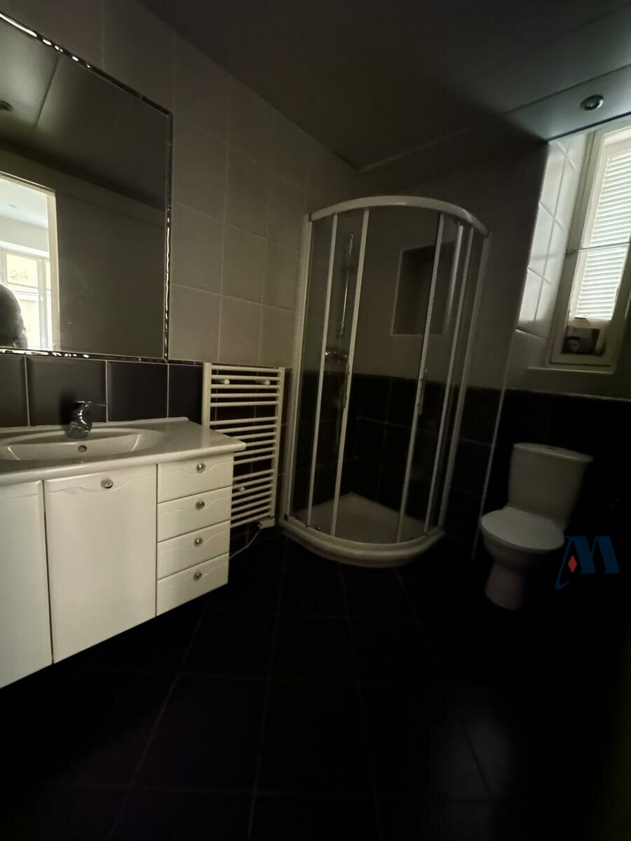 APPARTEMENT 3 PIECES - CONDAMINE - 8 / 8