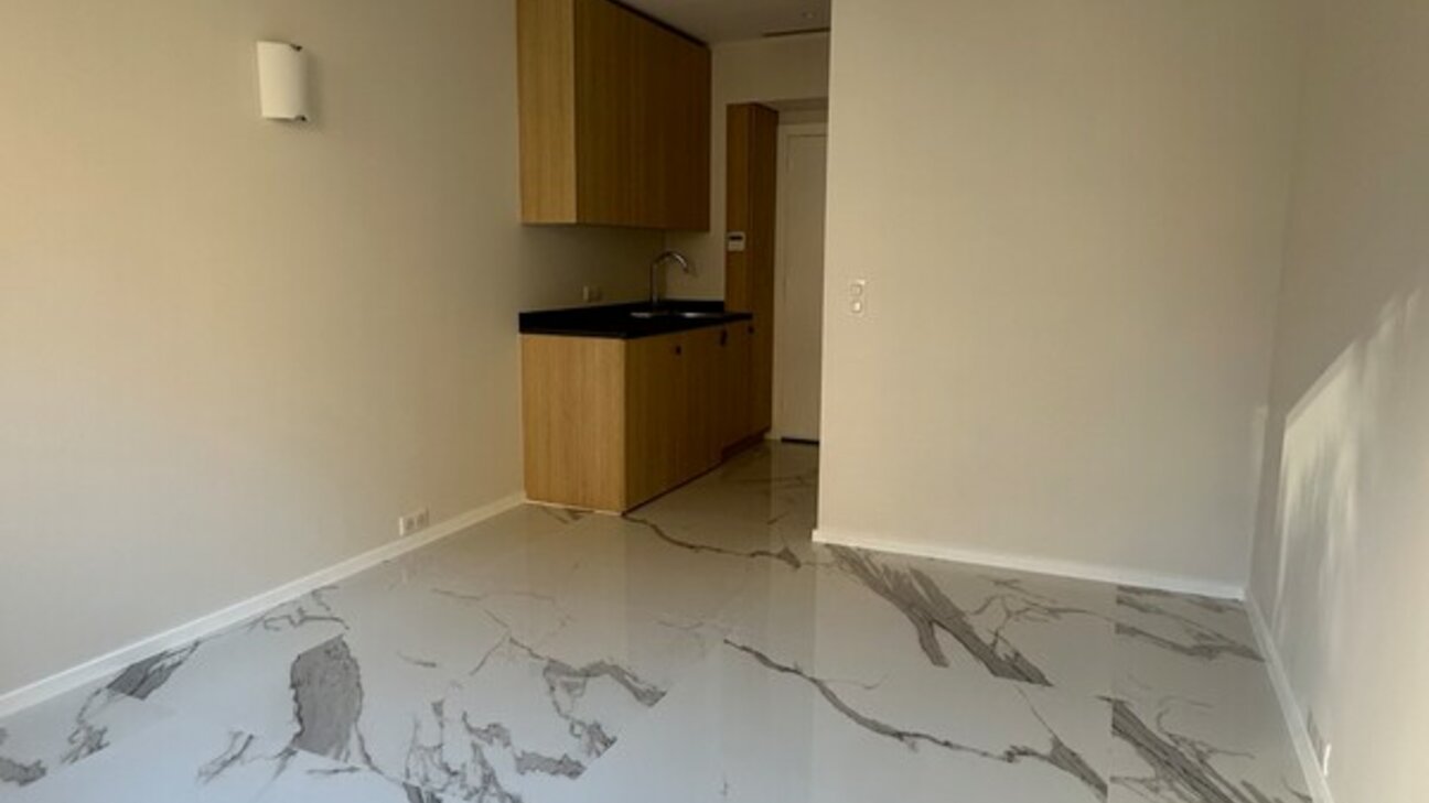 STUDIO - LA ROUSSE -ST ROMAN